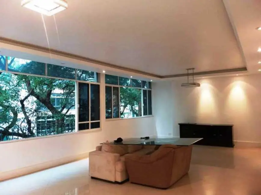Apartamento com 3 quartos à venda, 159m2 em Rio De Janeiro - RJ - imagem 3 Foto 3 de Apartamento com 3 quartos à venda, 159m2 em Rio De Janeiro - RJ