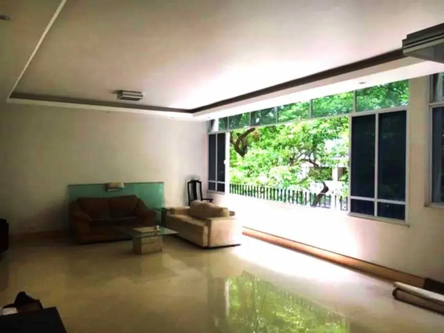 Apartamento com 3 quartos à venda, 159m2 em Rio De Janeiro - RJ - imagem 2 Foto 2 de Apartamento com 3 quartos à venda, 159m2 em Rio De Janeiro - RJ