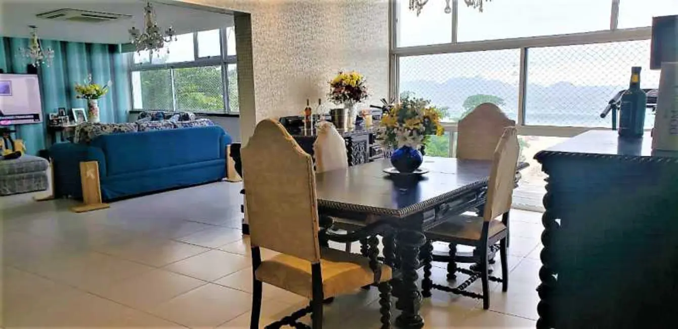 Foto 3 de Apartamento com 4 quartos à venda, 200m2 em Rio De Janeiro - RJ