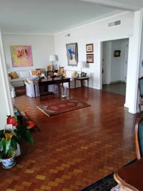 Apartamento com 4 quartos à venda, 314m2 em Rio De Janeiro - RJ - imagem 6 Foto 6 de Apartamento com 4 quartos à venda, 314m2 em Rio De Janeiro - RJ