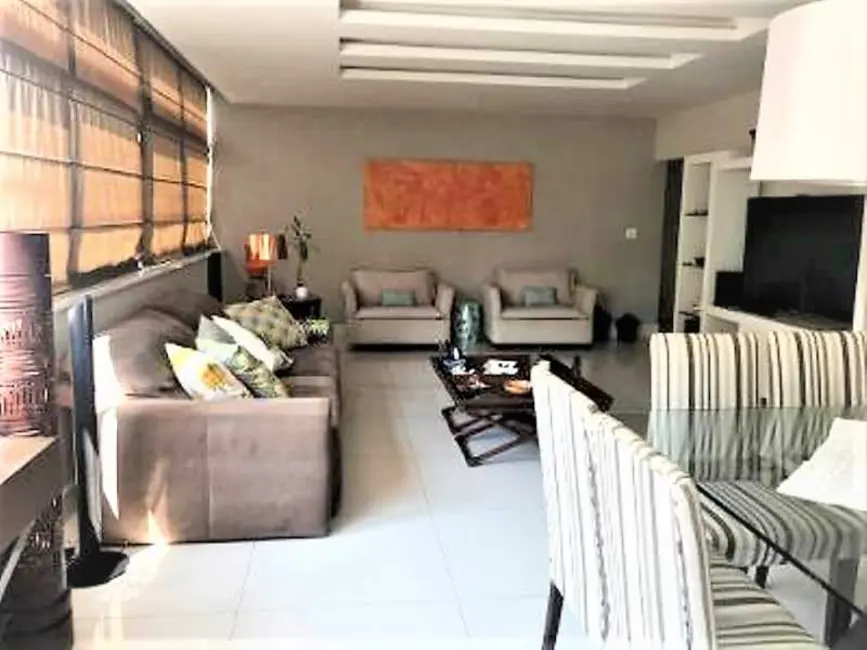 Apartamento com 4 quartos à venda, 250m2 em Rio De Janeiro - RJ - imagem 1 Foto 1 de Apartamento com 4 quartos à venda, 250m2 em Rio De Janeiro - RJ