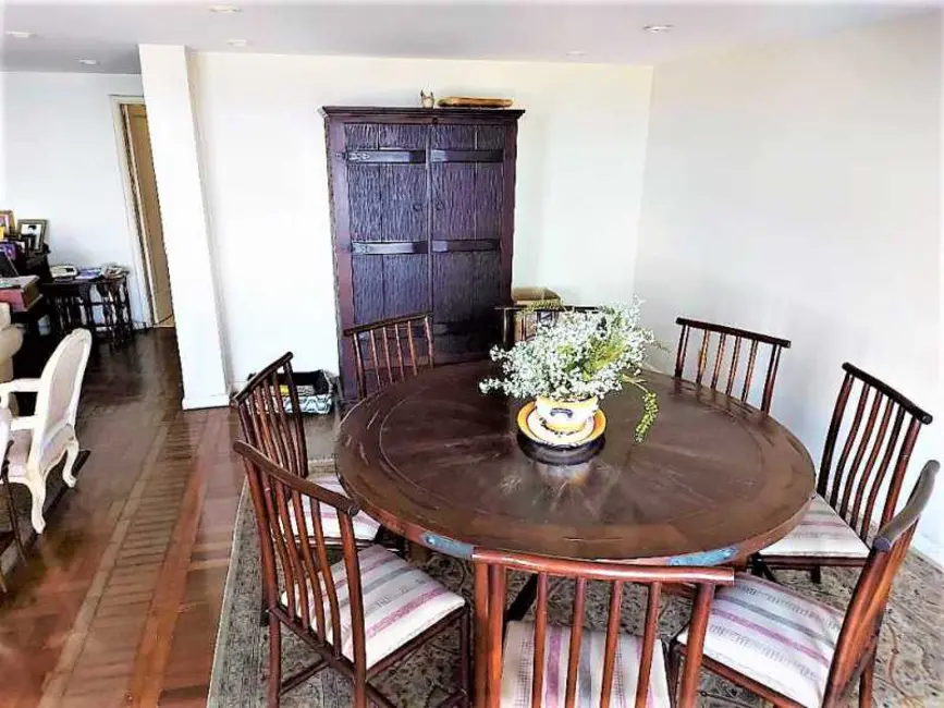 Apartamento com 4 quartos à venda, 167m2 em Rio De Janeiro - RJ - imagem 5 Foto 5 de Apartamento com 4 quartos à venda, 167m2 em Rio De Janeiro - RJ