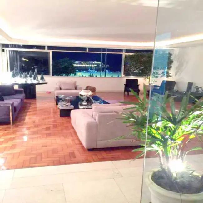 Apartamento com 4 quartos à venda, 214m2 em Rio De Janeiro - RJ - imagem 7 Foto 7 de Apartamento com 4 quartos à venda, 214m2 em Rio De Janeiro - RJ