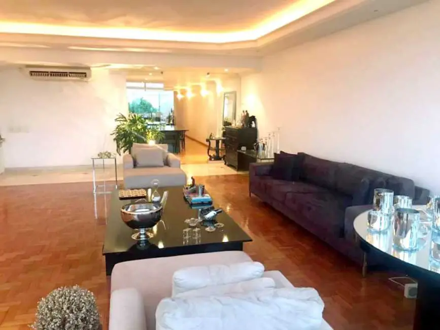 Apartamento com 4 quartos à venda, 214m2 em Rio De Janeiro - RJ - imagem 4 Foto 4 de Apartamento com 4 quartos à venda, 214m2 em Rio De Janeiro - RJ