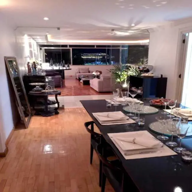 Apartamento com 4 quartos à venda, 214m2 em Rio De Janeiro - RJ - imagem 6 Foto 6 de Apartamento com 4 quartos à venda, 214m2 em Rio De Janeiro - RJ