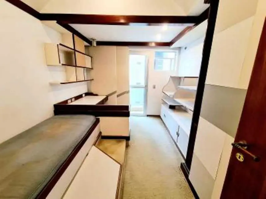 Foto 8 de Apartamento com 4 quartos à venda, 185m2 em Rio De Janeiro - RJ