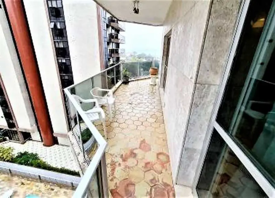 Foto 2 de Apartamento com 4 quartos à venda, 185m2 em Rio De Janeiro - RJ