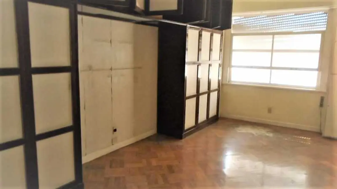Apartamento com 4 quartos à venda, 303m2 em Rio De Janeiro - RJ - imagem 7 Foto 7 de Apartamento com 4 quartos à venda, 303m2 em Rio De Janeiro - RJ