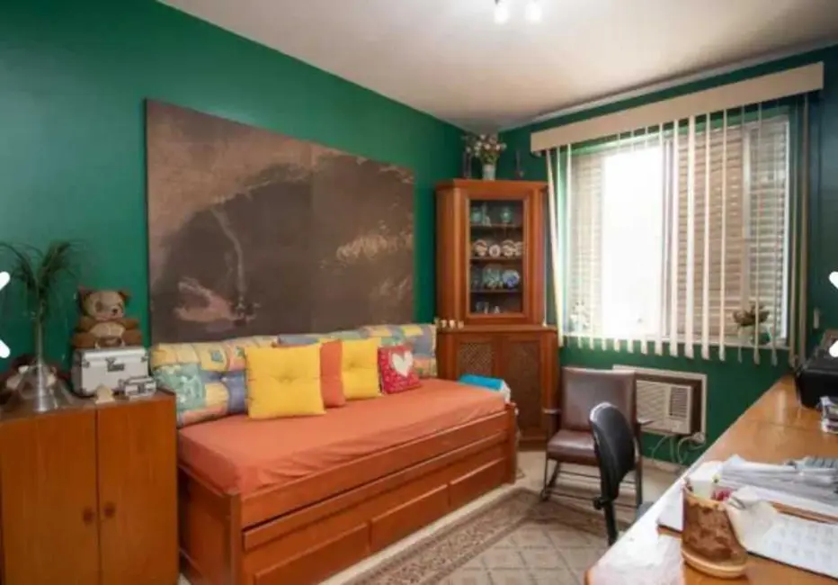 Apartamento com 3 quartos à venda, 160m2 em Rio De Janeiro - RJ - imagem 5 Foto 5 de Apartamento com 3 quartos à venda, 160m2 em Rio De Janeiro - RJ
