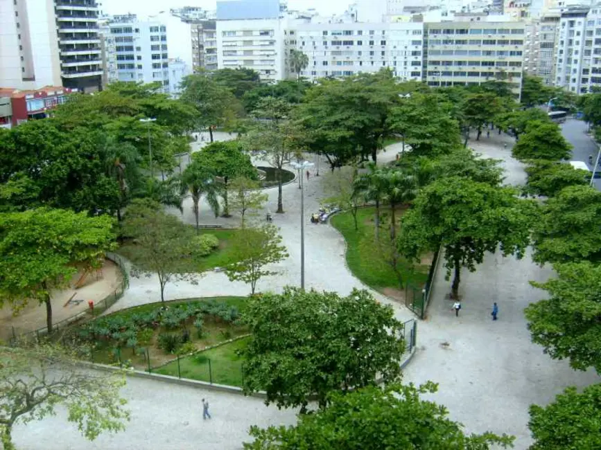 Foto 2 de Apartamento com 4 quartos à venda, 210m2 em Rio De Janeiro - RJ
