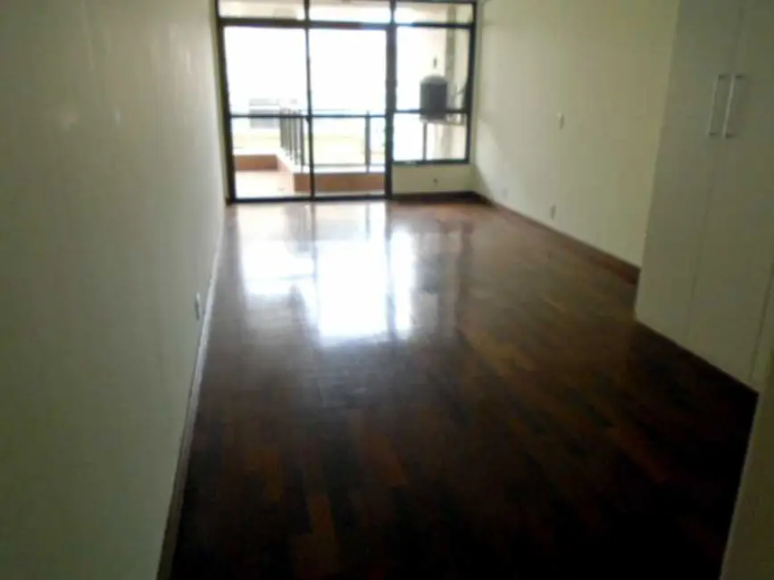 Apartamento com 3 quartos à venda, 190m2 em Rio De Janeiro - RJ - imagem 9 Foto 9 de Apartamento com 3 quartos à venda, 190m2 em Rio De Janeiro - RJ
