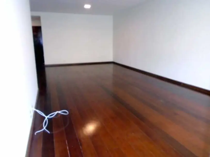 Apartamento com 3 quartos à venda, 190m2 em Rio De Janeiro - RJ - imagem 5 Foto 5 de Apartamento com 3 quartos à venda, 190m2 em Rio De Janeiro - RJ