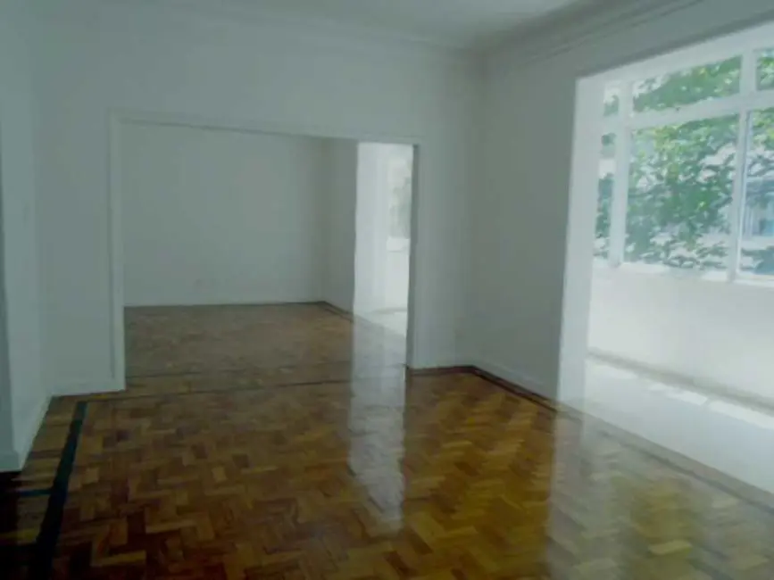 Foto 2 de Apartamento com 4 quartos à venda, 210m2 em Rio De Janeiro - RJ