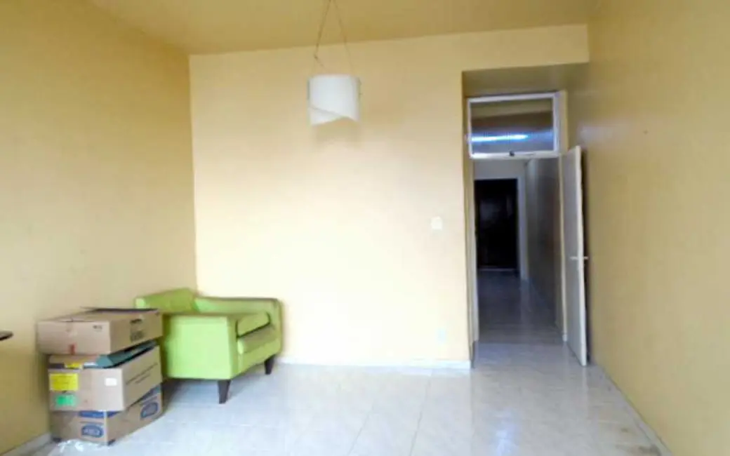 Kitnet com 1 quarto à venda, 50m2 em Rio De Janeiro - RJ - imagem 2 Foto 2 de Kitnet com 1 quarto à venda, 50m2 em Rio De Janeiro - RJ