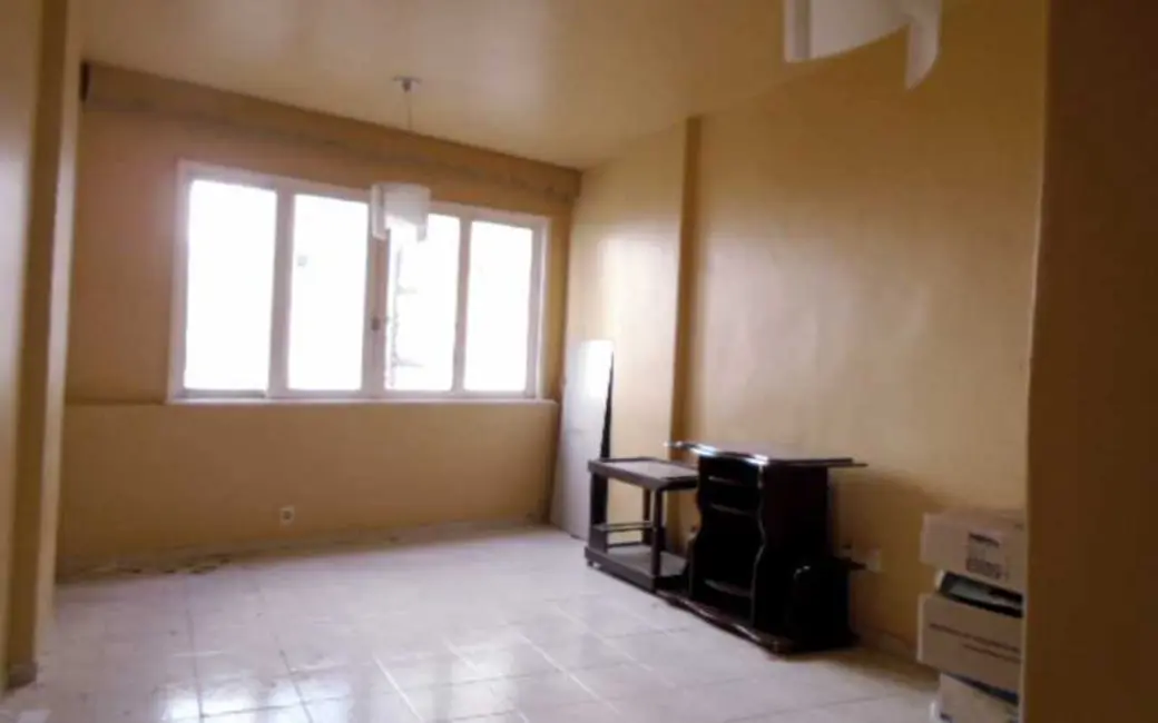 Kitnet com 1 quarto à venda, 50m2 em Rio De Janeiro - RJ - imagem 3 Foto 3 de Kitnet com 1 quarto à venda, 50m2 em Rio De Janeiro - RJ