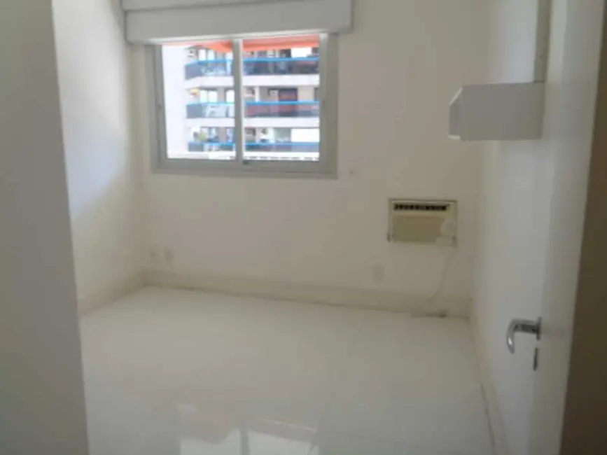 Apartamento com 2 quartos à venda, 105m2 em Rio De Janeiro - RJ - imagem 5 Foto 5 de Apartamento com 2 quartos à venda, 105m2 em Rio De Janeiro - RJ