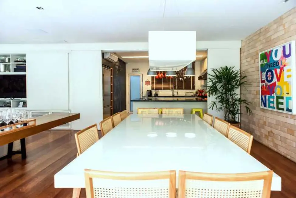 Apartamento com 3 quartos à venda, 249m2 em Rio De Janeiro - RJ - imagem 5 Foto 5 de Apartamento com 3 quartos à venda, 249m2 em Rio De Janeiro - RJ