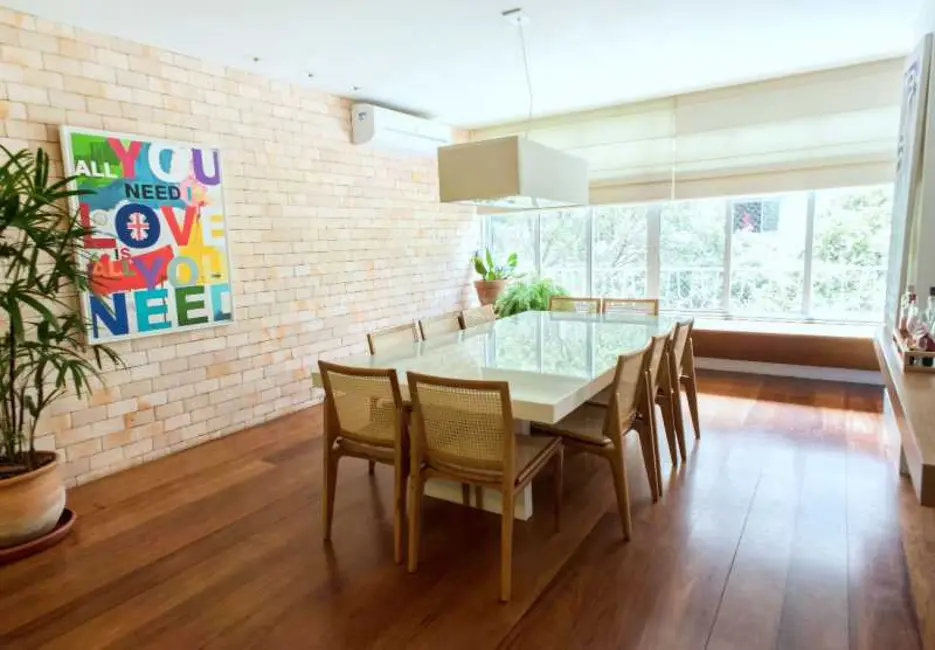 Apartamento com 3 quartos à venda, 249m2 em Rio De Janeiro - RJ - imagem 4 Foto 4 de Apartamento com 3 quartos à venda, 249m2 em Rio De Janeiro - RJ