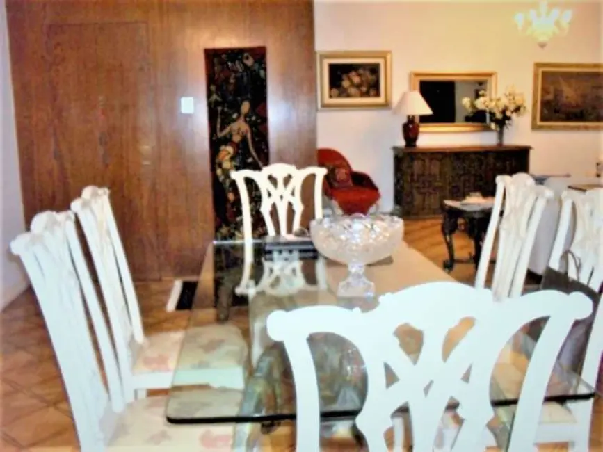 Apartamento com 4 quartos à venda, 190m2 em Rio De Janeiro - RJ - imagem 6 Foto 6 de Apartamento com 4 quartos à venda, 190m2 em Rio De Janeiro - RJ