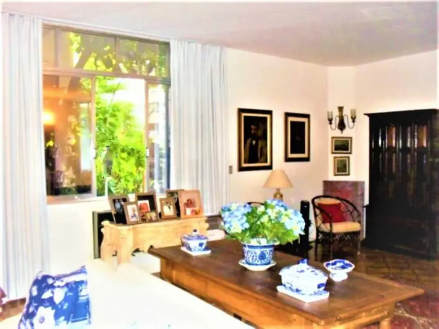 Apartamento com 4 quartos à venda, 190m2 em Rio De Janeiro - RJ - imagem 2 Foto 2 de Apartamento com 4 quartos à venda, 190m2 em Rio De Janeiro - RJ