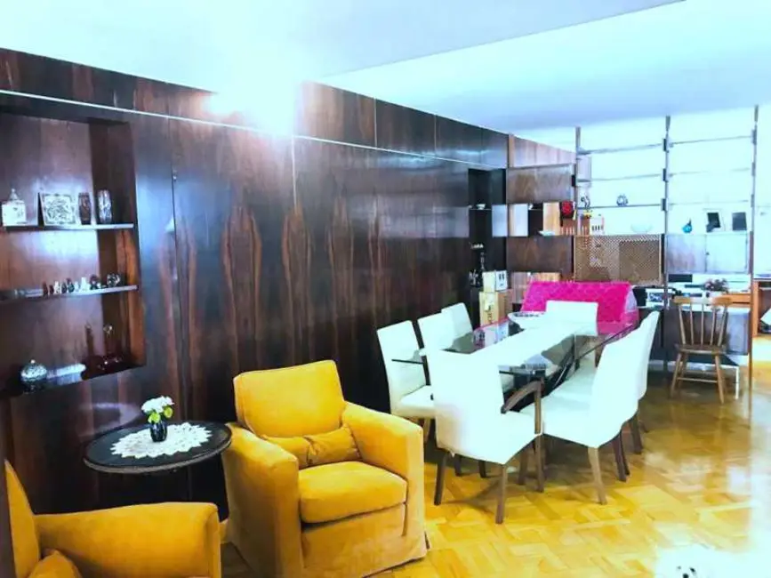 Apartamento com 4 quartos à venda, 225m2 em Rio De Janeiro - RJ - imagem 7 Foto 7 de Apartamento com 4 quartos à venda, 225m2 em Rio De Janeiro - RJ