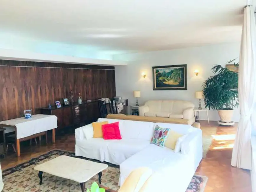 Apartamento com 4 quartos à venda, 225m2 em Rio De Janeiro - RJ - imagem 4 Foto 4 de Apartamento com 4 quartos à venda, 225m2 em Rio De Janeiro - RJ