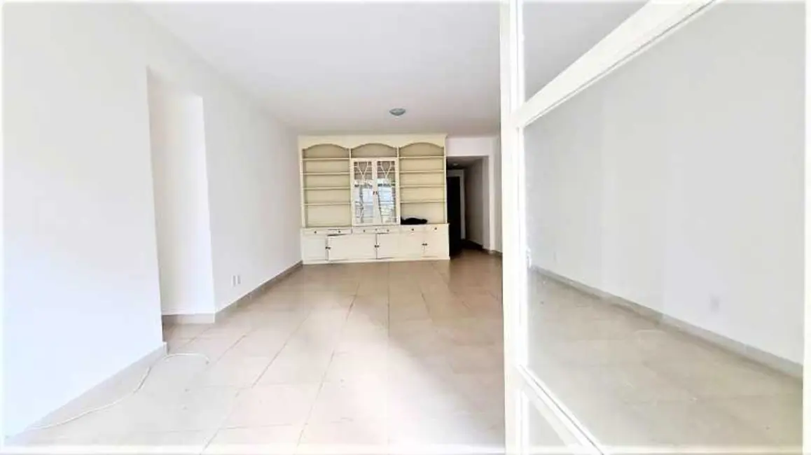 Apartamento com 3 quartos à venda, 133m2 em Rio De Janeiro - RJ - imagem 3 Foto 3 de Apartamento com 3 quartos à venda, 133m2 em Rio De Janeiro - RJ