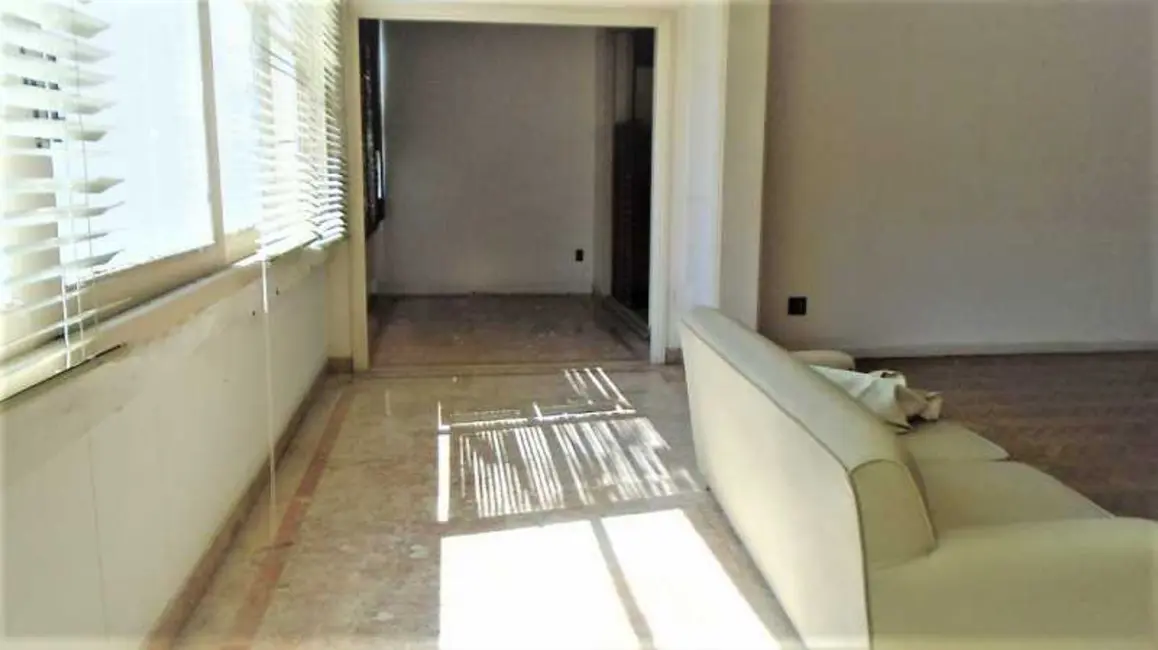 Apartamento com 4 quartos à venda, 278m2 em Rio De Janeiro - RJ - imagem 6 Foto 6 de Apartamento com 4 quartos à venda, 278m2 em Rio De Janeiro - RJ