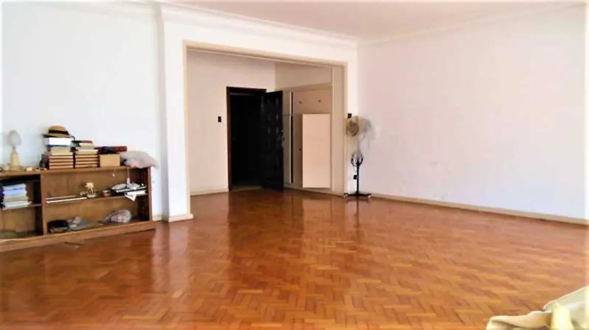 Apartamento com 4 quartos à venda, 278m2 em Rio De Janeiro - RJ - imagem 8 Foto 8 de Apartamento com 4 quartos à venda, 278m2 em Rio De Janeiro - RJ