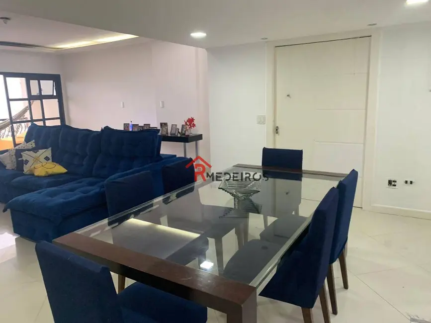 Apartamento com 3 quartos à venda, 218m2 em Canto do Forte, Praia Grande - SP - imagem 4 Foto 4 de Apartamento com 3 quartos à venda, 218m2 em Canto do Forte, Praia Grande - SP