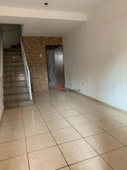 Sobrado com 2 quartos à venda, 100m2 em Praia Grande - SP - imagem 2 Foto 2 de Sobrado com 2 quartos à venda, 100m2 em Praia Grande - SP