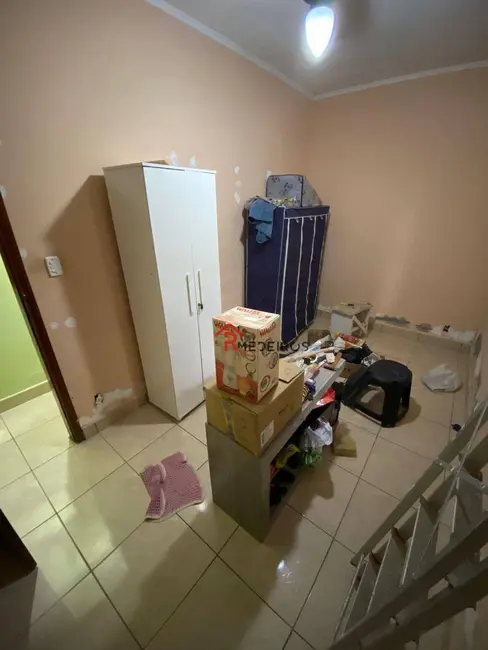 Casa com 2 quartos à venda, 128m2 em Praia Grande - SP - imagem 8 Foto 8 de Casa com 2 quartos à venda, 128m2 em Praia Grande - SP