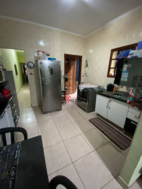Casa com 2 quartos à venda, 128m2 em Praia Grande - SP - imagem 3 Foto 3 de Casa com 2 quartos à venda, 128m2 em Praia Grande - SP