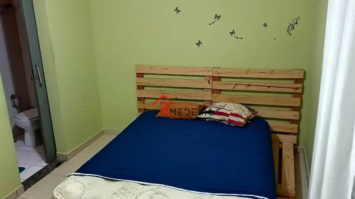Casa com 2 quartos à venda, 100m2 em Aviação, Praia Grande - SP - imagem 2 Foto 2 de Casa com 2 quartos à venda, 100m2 em Aviação, Praia Grande - SP