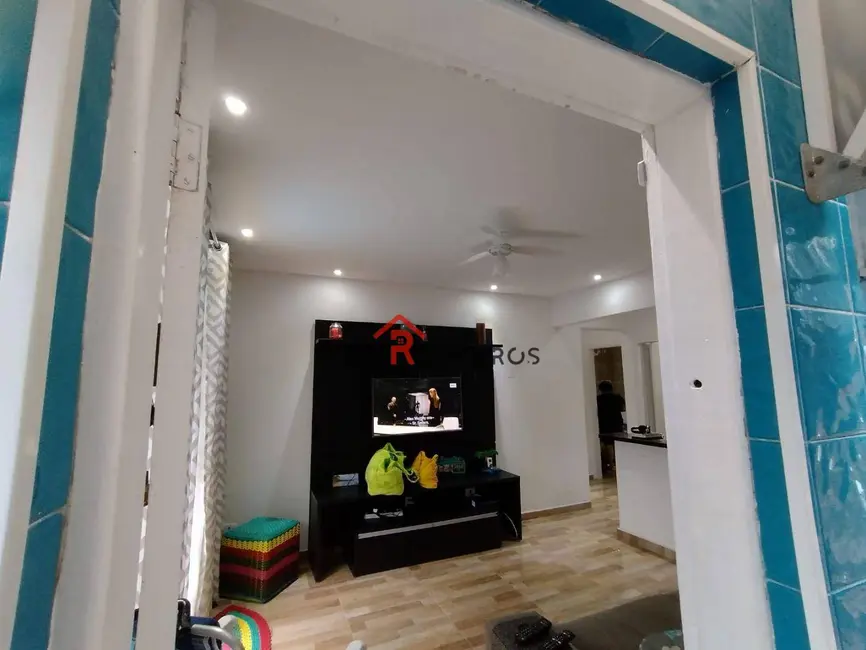 Foto 3 de Casa com 3 quartos à venda, 142m2 em Maracanã, Praia Grande - SP