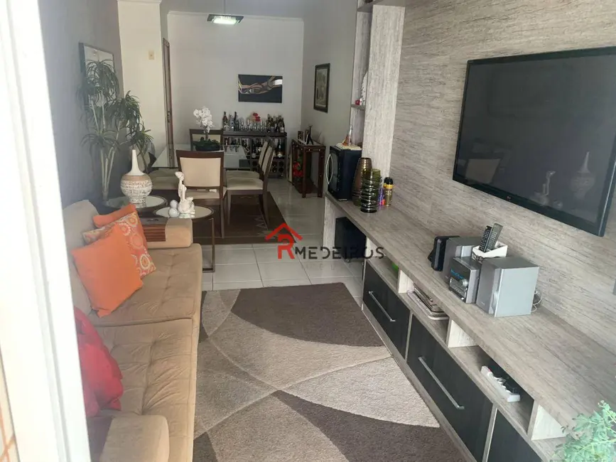 Foto 6 de Apartamento com 3 quartos à venda, 220m2 em Tupi, Praia Grande - SP