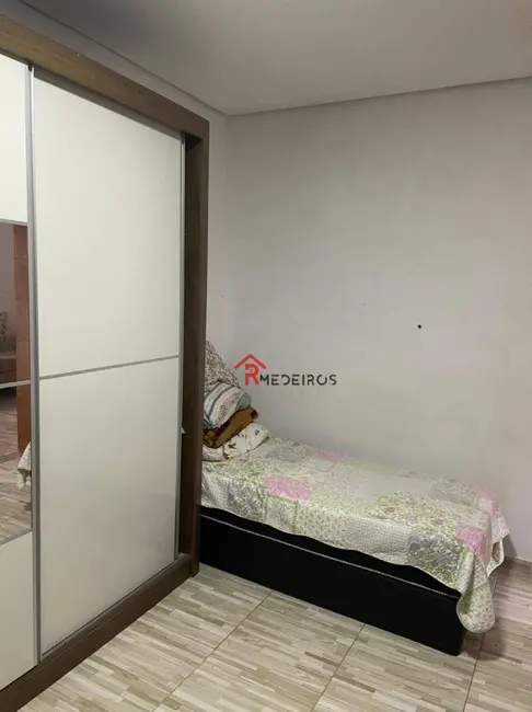 Sobrado com 3 quartos à venda, 170m2 em Praia Grande - SP - imagem 6 Foto 6 de Sobrado com 3 quartos à venda, 170m2 em Praia Grande - SP