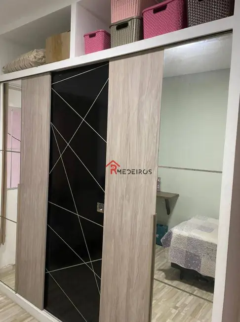 Sobrado com 3 quartos à venda, 170m2 em Praia Grande - SP - imagem 8 Foto 8 de Sobrado com 3 quartos à venda, 170m2 em Praia Grande - SP