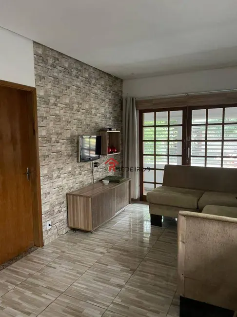 Sobrado com 3 quartos à venda, 170m2 em Praia Grande - SP - imagem 2 Foto 2 de Sobrado com 3 quartos à venda, 170m2 em Praia Grande - SP
