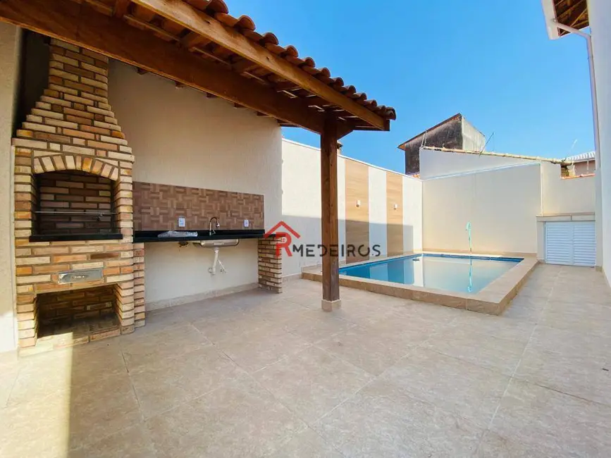 Foto 1 de Casa de Condomínio com 2 quartos à venda, 100m2 em Maracanã, Praia Grande - SP