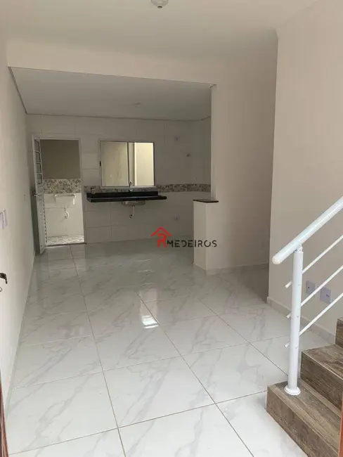 Foto 2 de Sobrado com 2 quartos à venda, 59m2 em Mirim, Praia Grande - SP