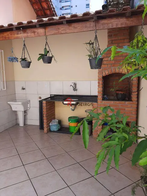 Foto 1 de Casa com 3 quartos à venda em Aviação, Praia Grande - SP