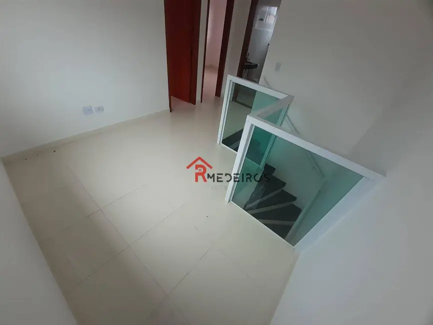 Foto 1 de Casa de Condomínio com 2 quartos à venda, 43m2 em Maracanã, Praia Grande - SP