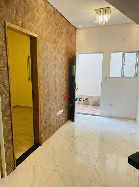 Casa com 2 quartos à venda, 59m2 em Caiçara, Praia Grande - SP - imagem 4 Foto 4 de Casa com 2 quartos à venda, 59m2 em Caiçara, Praia Grande - SP