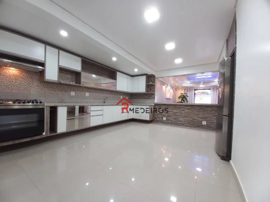 Foto 5 de Casa com 6 quartos à venda, 680m2 em Praia Grande - SP