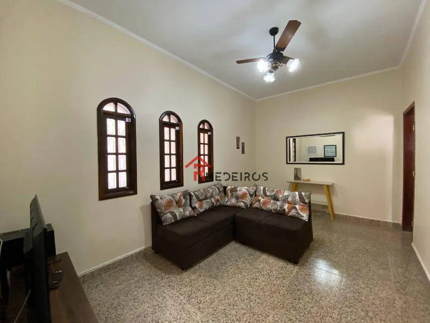 Foto 2 de Casa com 2 quartos à venda, 198m2 em Praia Grande - SP