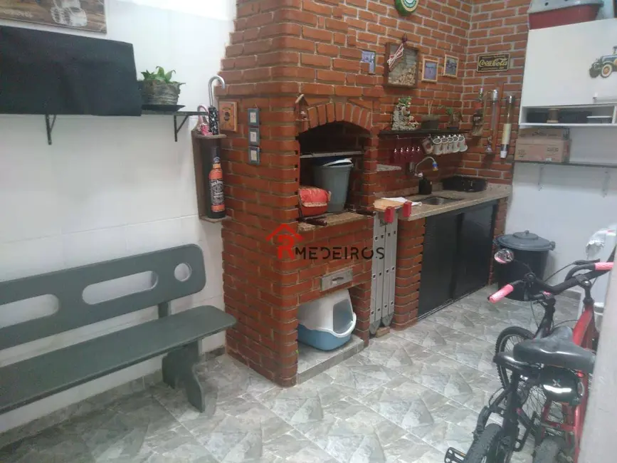 Casa com 2 quartos à venda, 125m2 em Praia Grande - SP - imagem 1 Foto 1 de Casa com 2 quartos à venda, 125m2 em Praia Grande - SP