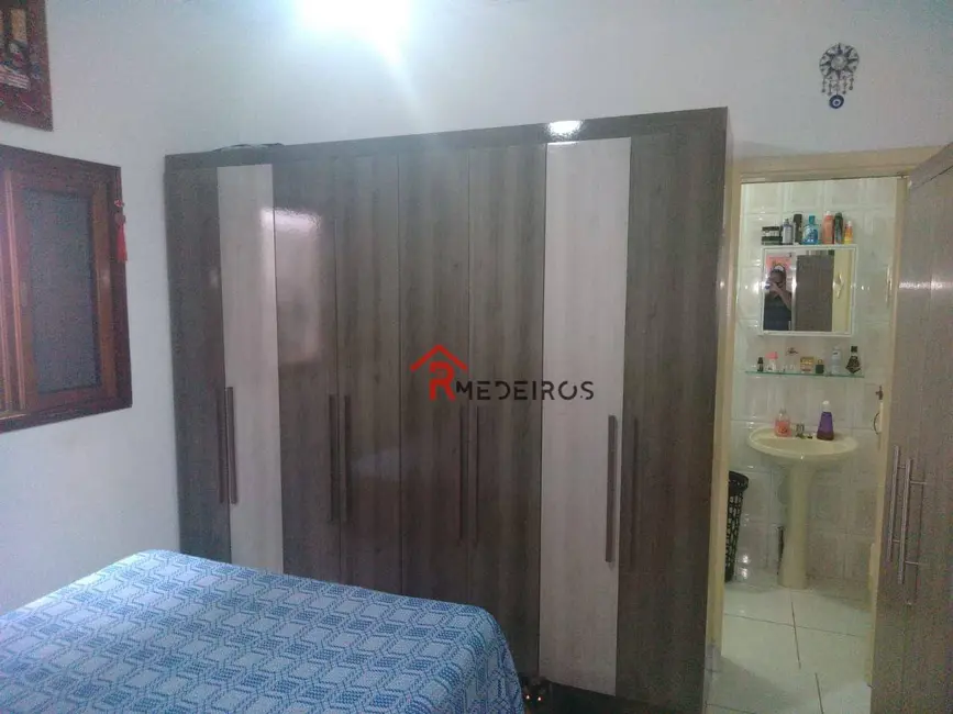 Casa com 2 quartos à venda, 125m2 em Praia Grande - SP - imagem 8 Foto 8 de Casa com 2 quartos à venda, 125m2 em Praia Grande - SP