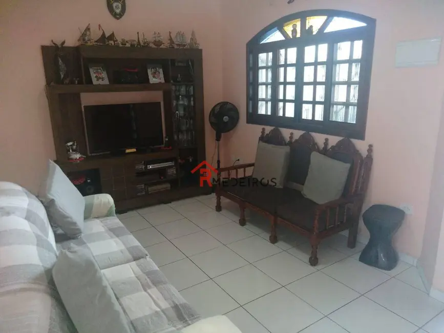Casa com 2 quartos à venda, 125m2 em Praia Grande - SP - imagem 2 Foto 2 de Casa com 2 quartos à venda, 125m2 em Praia Grande - SP