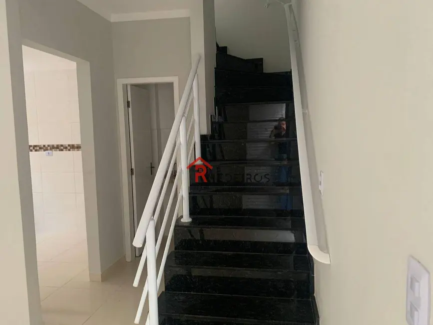 Casa de Condomínio com 2 quartos à venda, 61m2 em Praia Grande - SP - imagem 3 Foto 3 de Casa de Condomínio com 2 quartos à venda, 61m2 em Praia Grande - SP